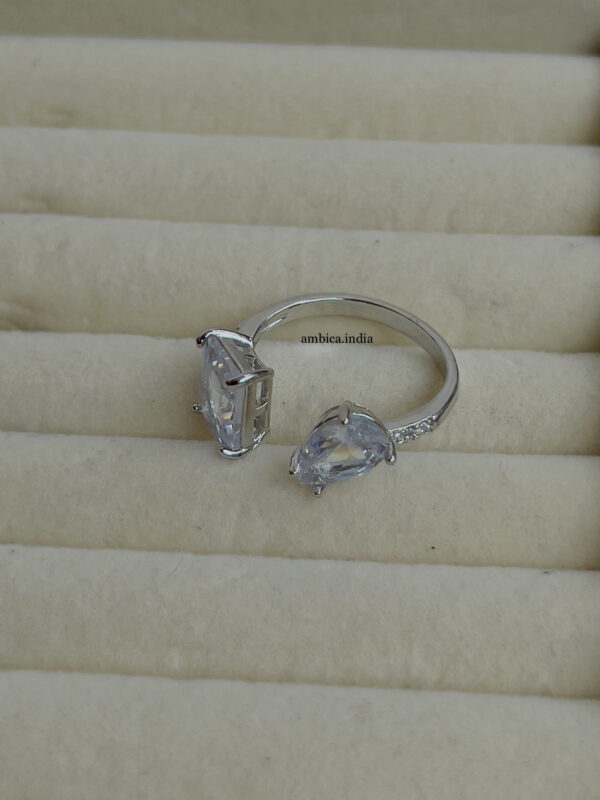 White crystal adjustable ring silver