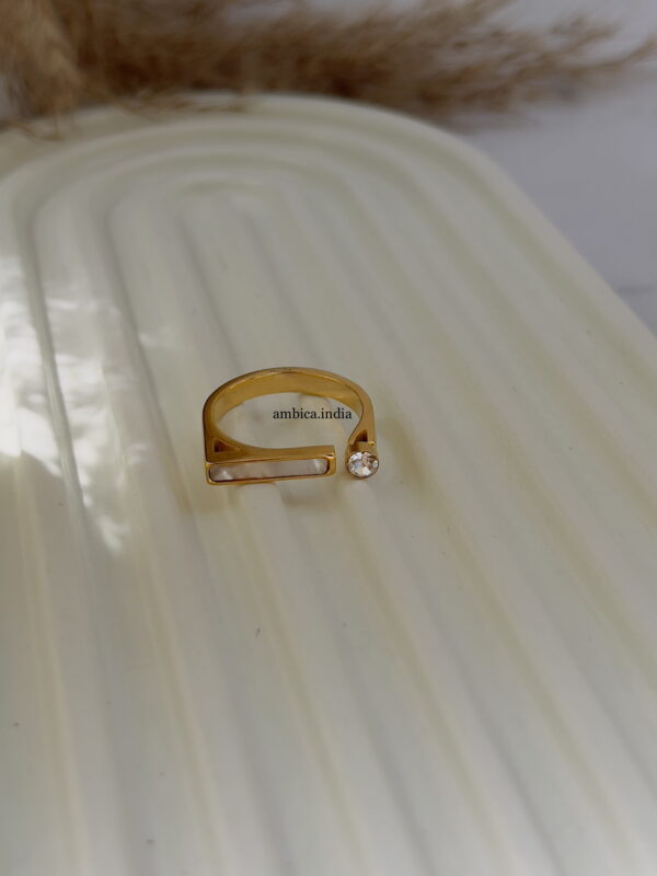 Mother Pearl with diamond ring gold plated