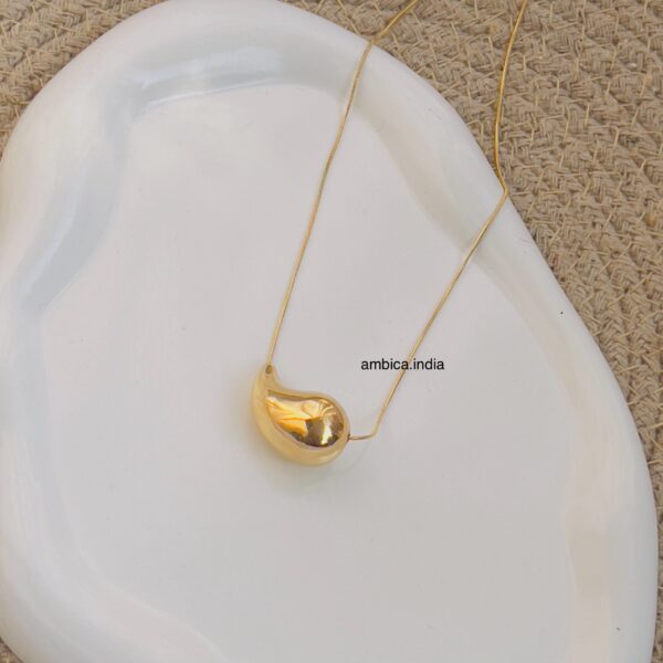 Drop necklace 18k gold plated