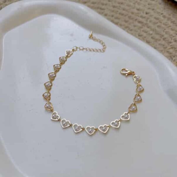 Heart with pearl bracelet