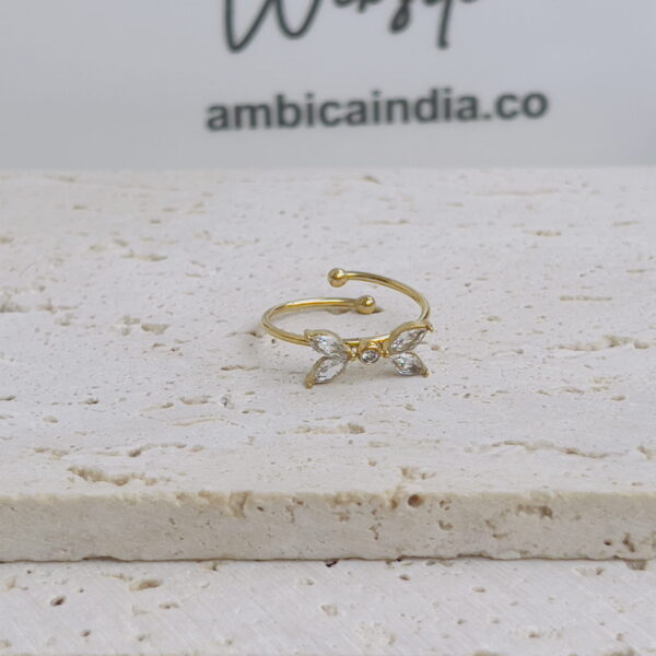 Leaf white crystal ring