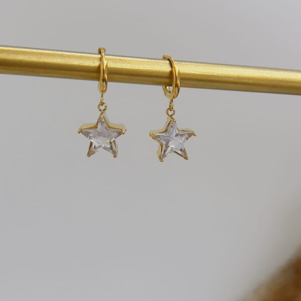 Star white crystal earrings