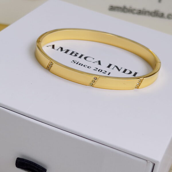 Small crystal line studded bracelet
