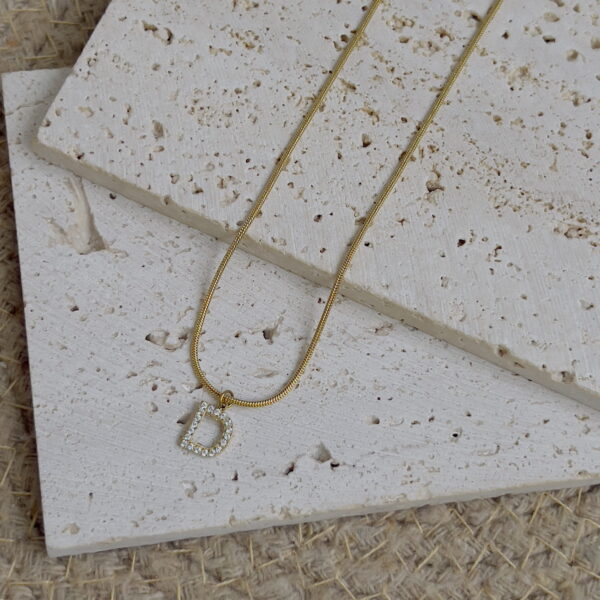 D necklace