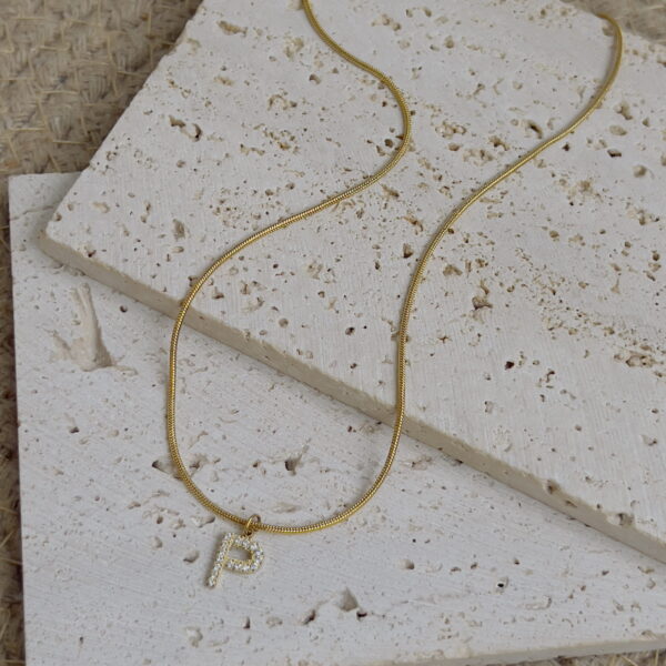 P necklace