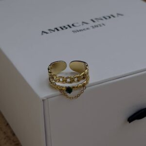 Thin link with green crystal ring