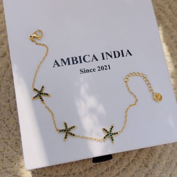 Green crystal star minimal bracelet