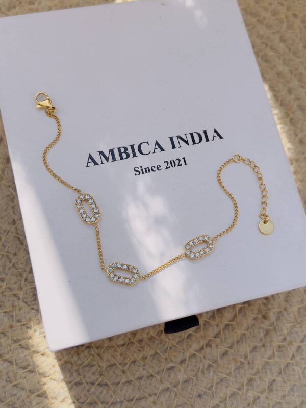 White crystal minimal bracelet