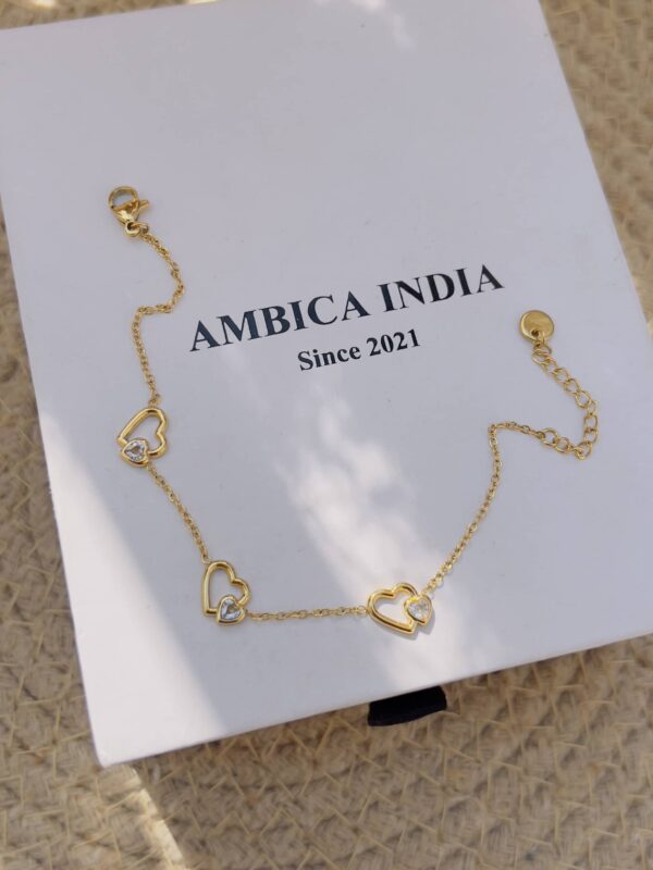 Heart with white crystal minimal bracelet