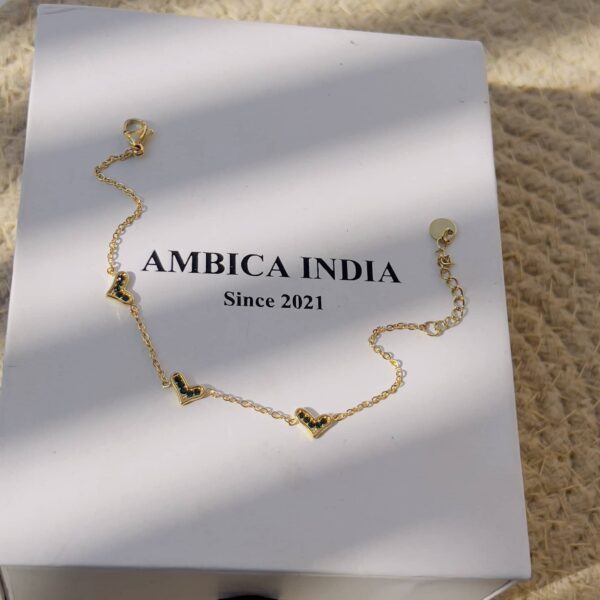 Tiny heart green crystal minimal bracelet