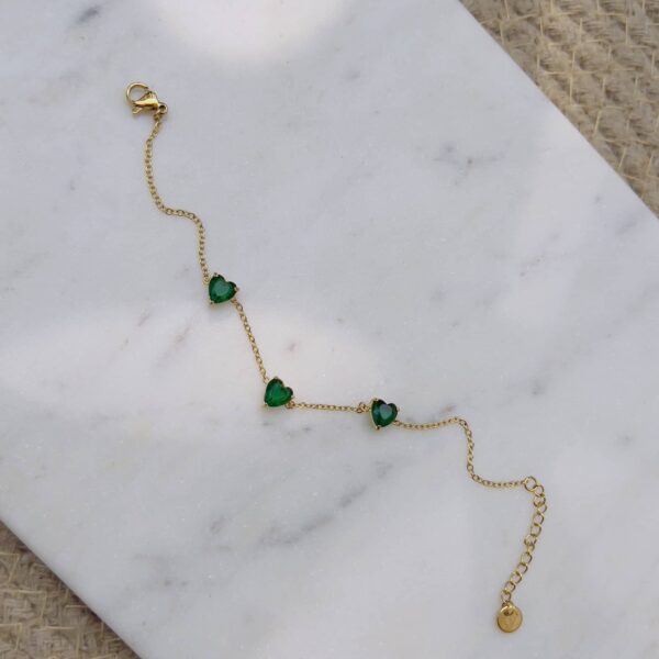 Emerald heart minimal bracelet