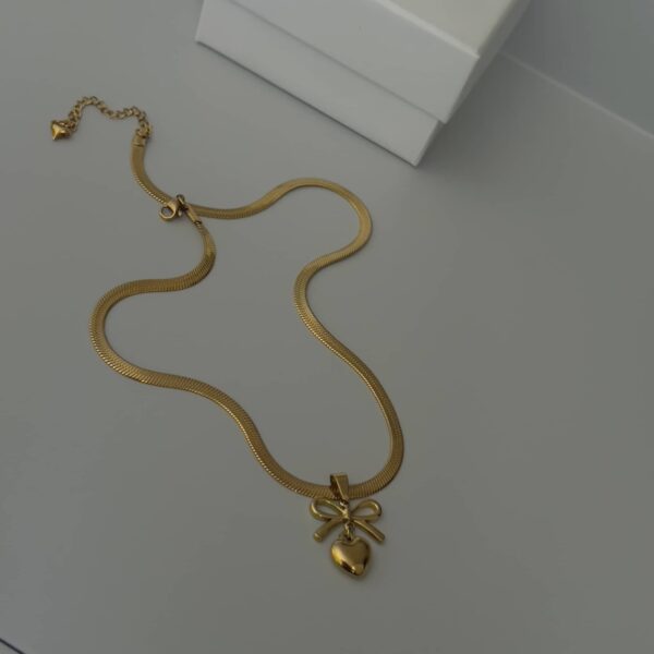 Heart with bow Sanke chain necklace